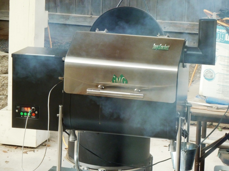 Tailgate pellet smoker top